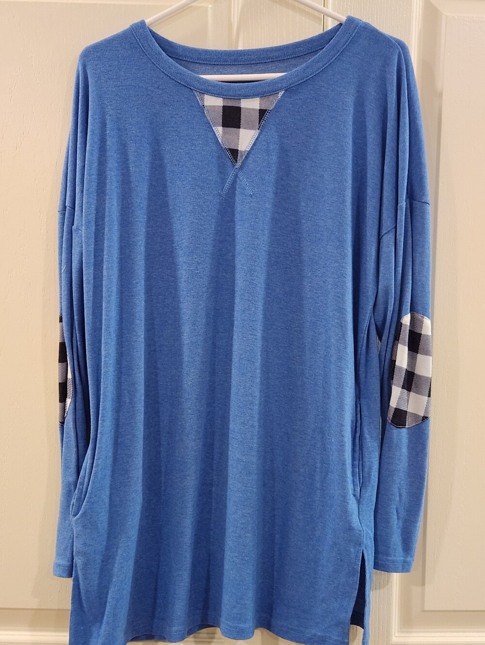 Women's Blue Long-Sleeve Tunic Shirt with Plaid Accents